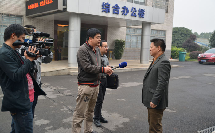 傅董答記者問