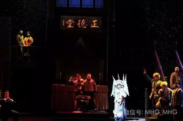 《祖?zhèn)髅胤健费莩霈F場