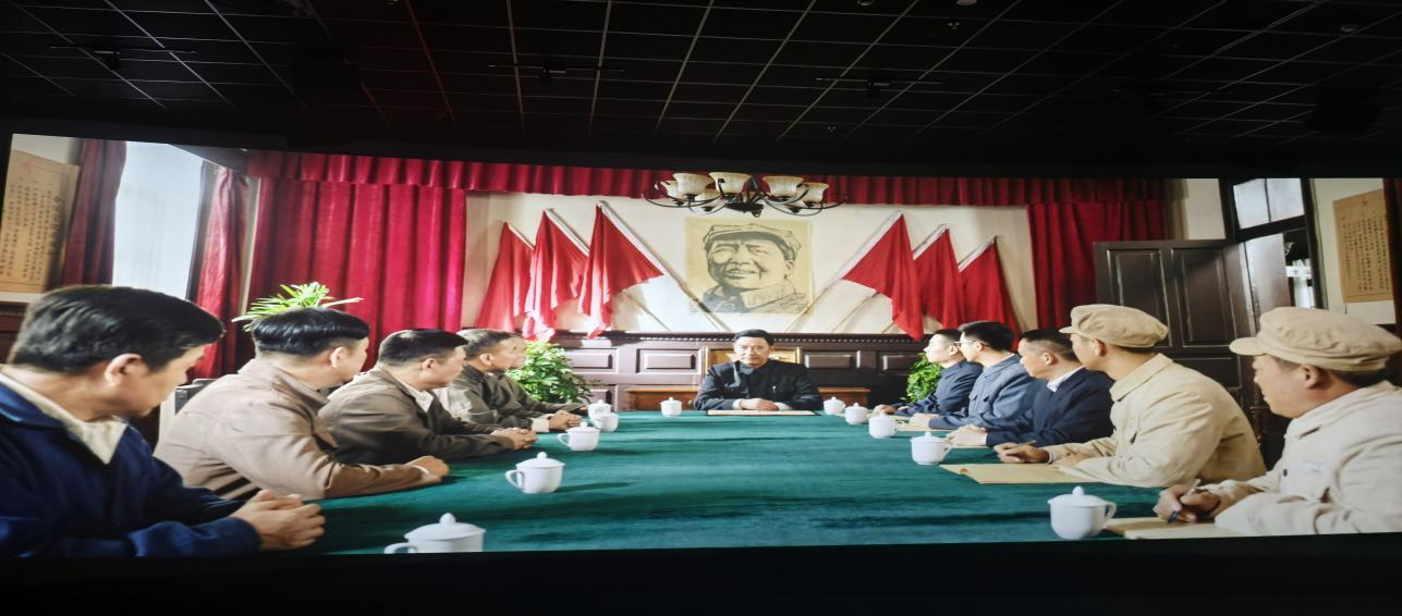 觀看愛國電影 弘揚(yáng)革命精神1.png